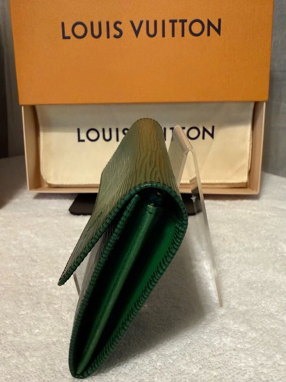 Louis Vuitton “RARE” Vivid Deep Green Epi Leather Long Sarah Wallet